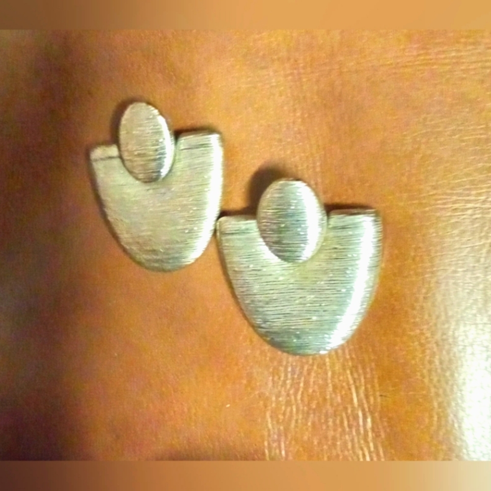 Vintage Silvertoned 80s Earrings